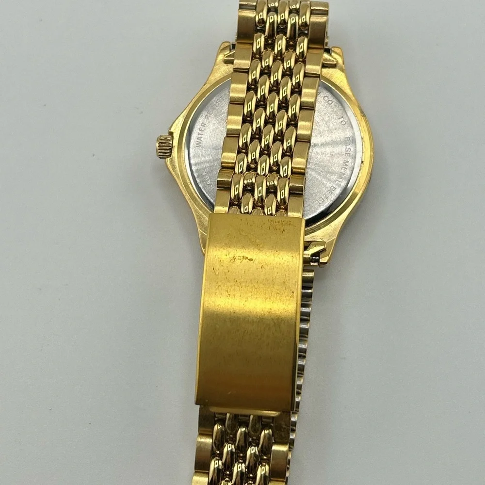 Bulova Gold Quartz water resistant Watch #570